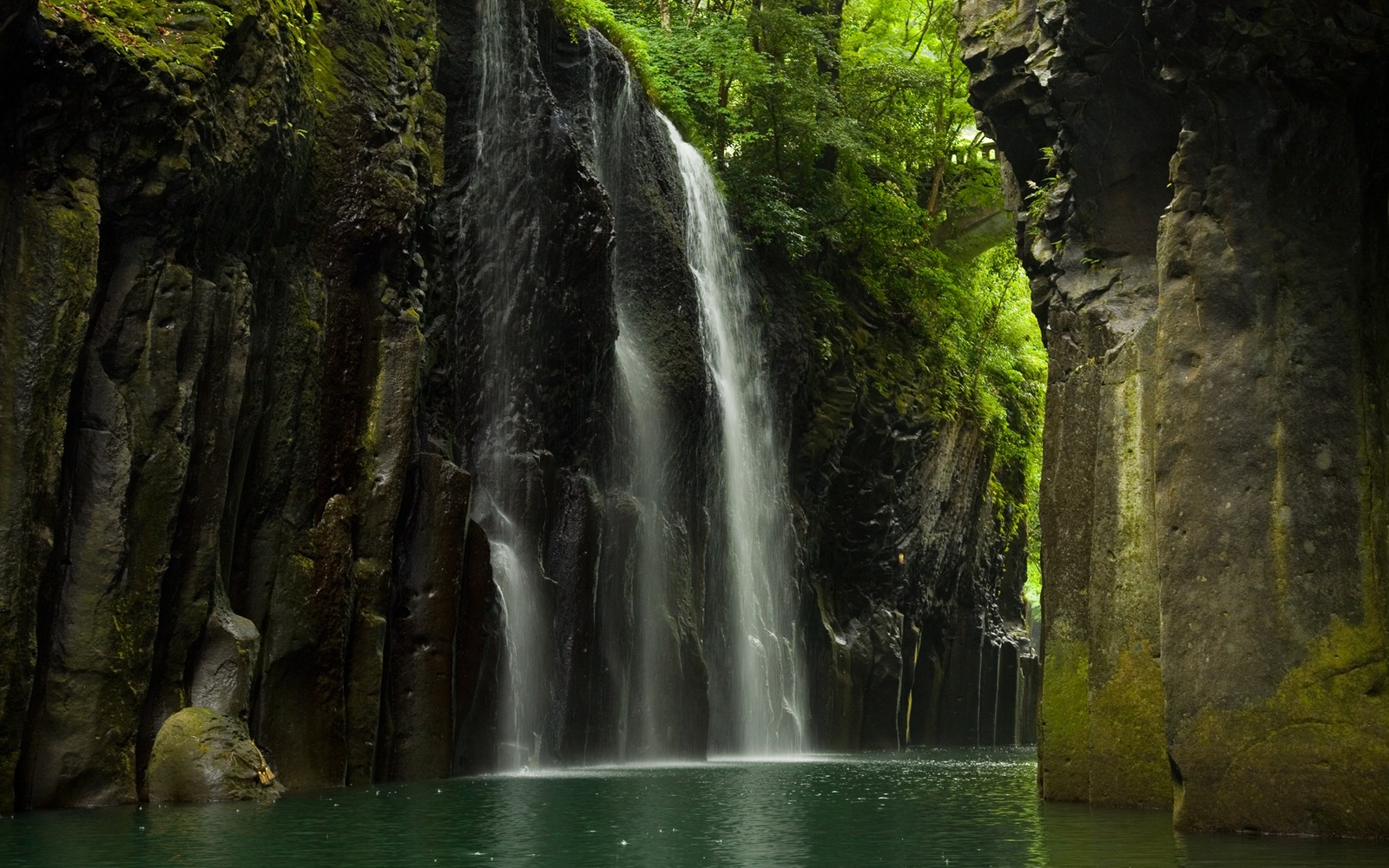 Takachiho Rowboat