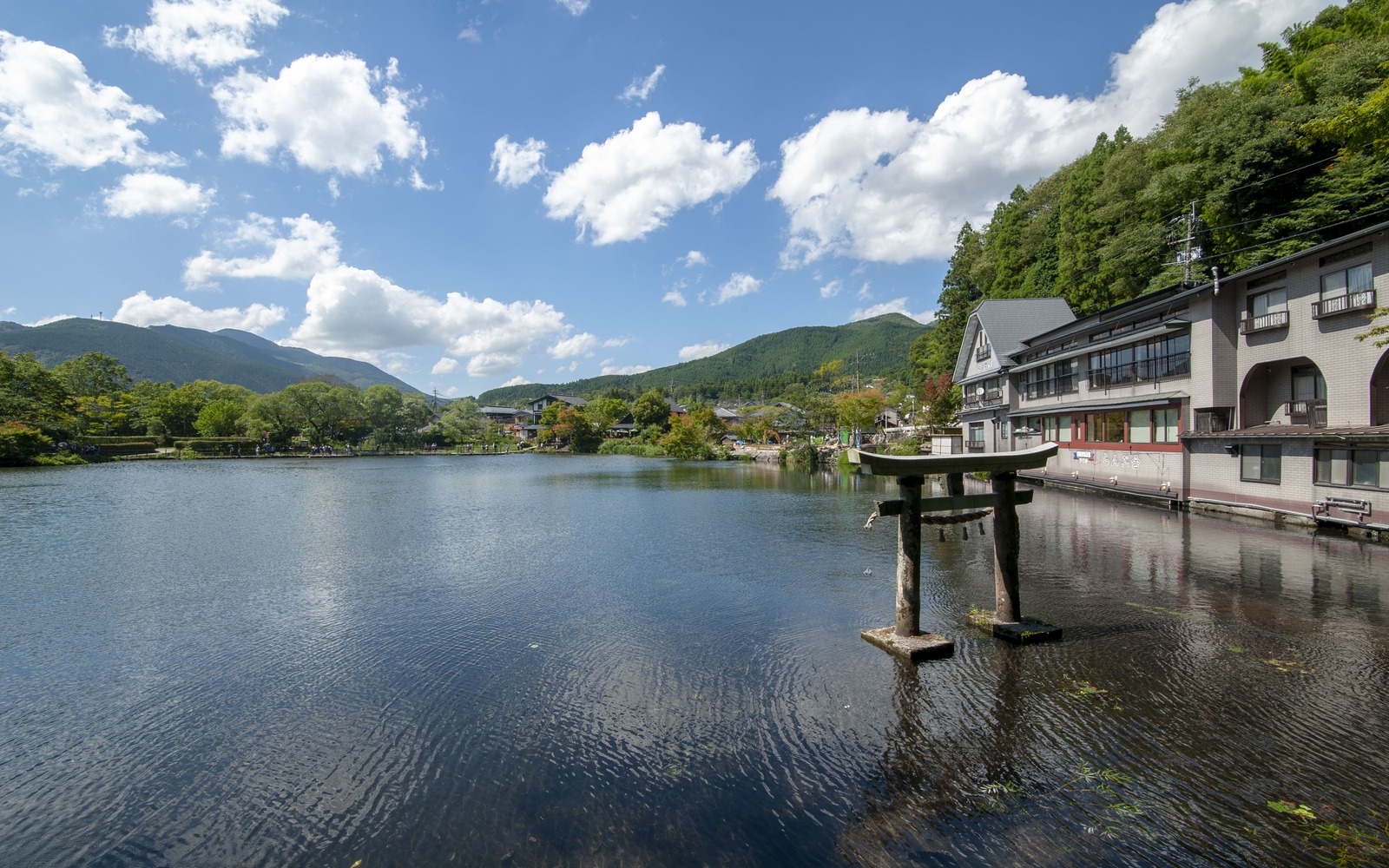 Yufuin Walk